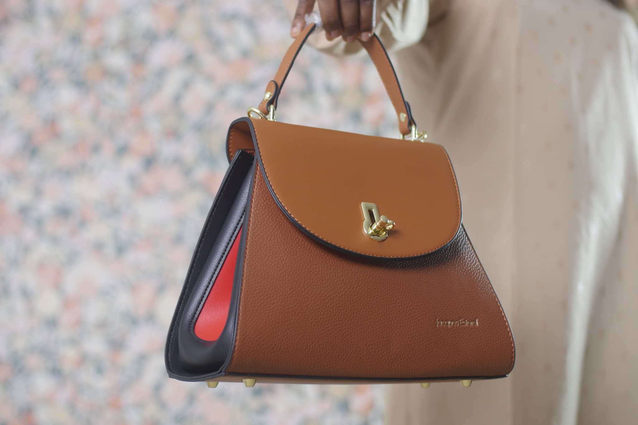 JE AW1621 GOLD ROUGE NOIR