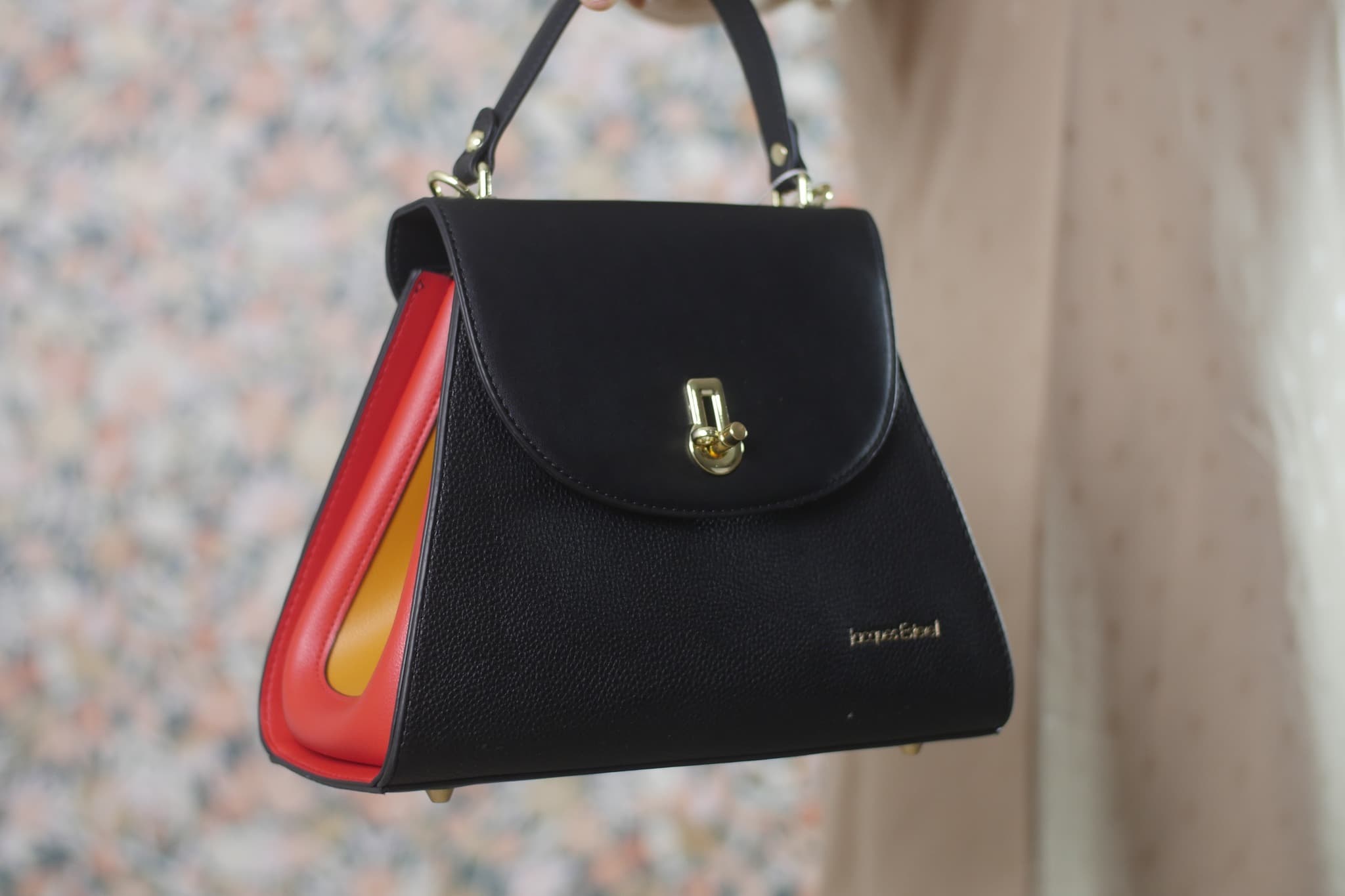 JE AW1621 NOIR JAUNE ROUGE
