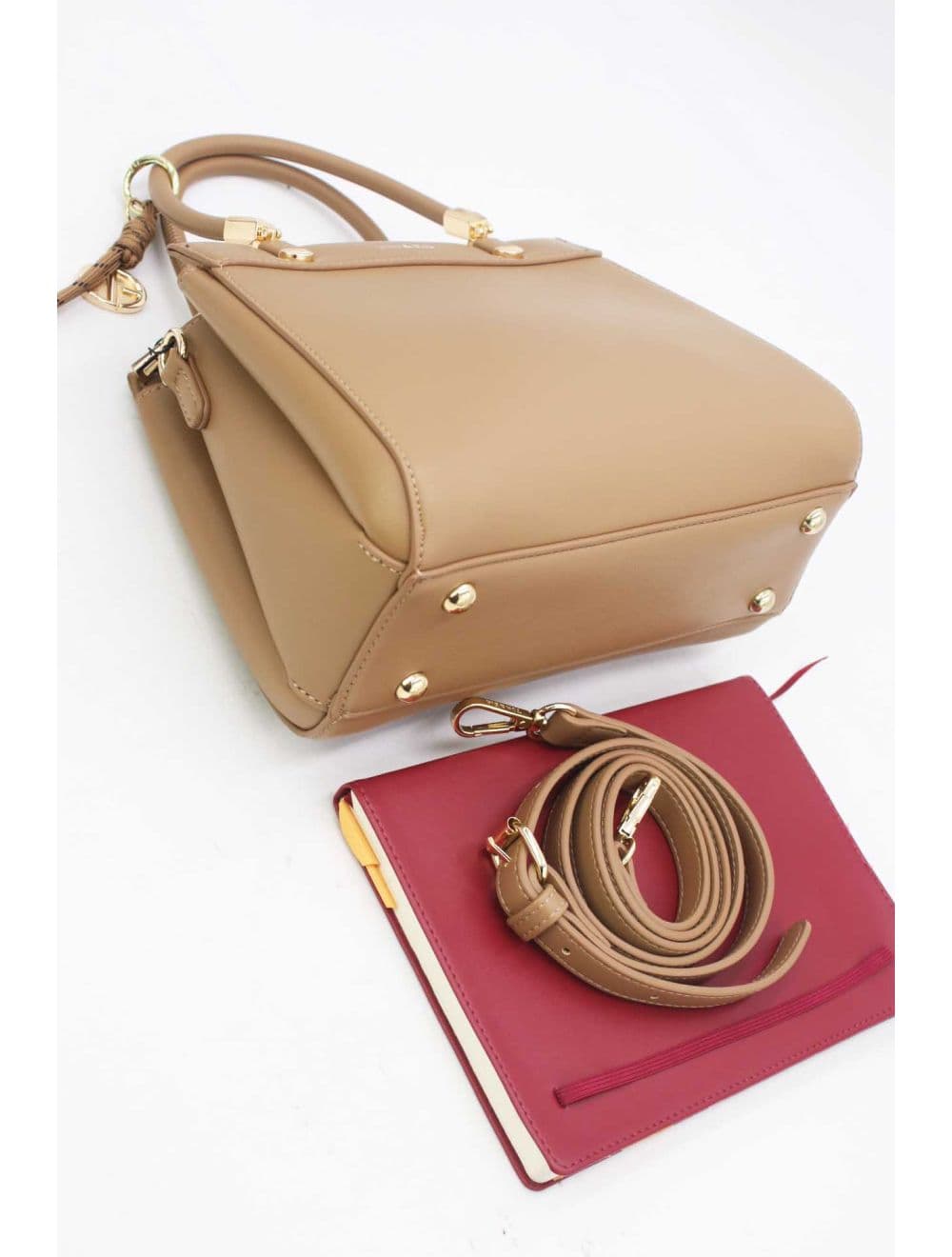 Medium Sac à Main Chic Avec Pendentifs 25B-6277-Kaki — vue 4