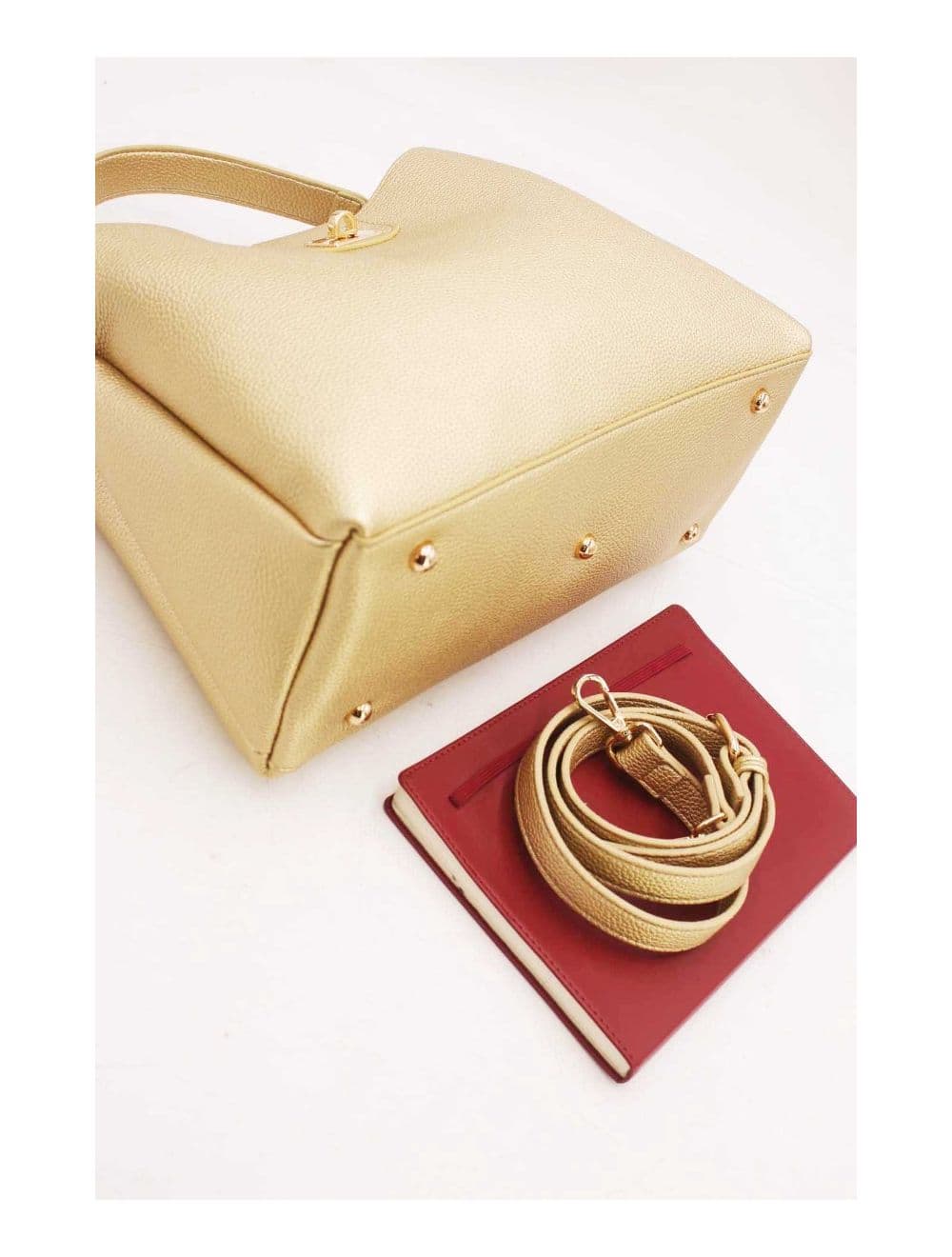 Sac à Main Effet Cuir Grainé Avec Fermoir Tourniquet 6436 REASSORT-Doré
