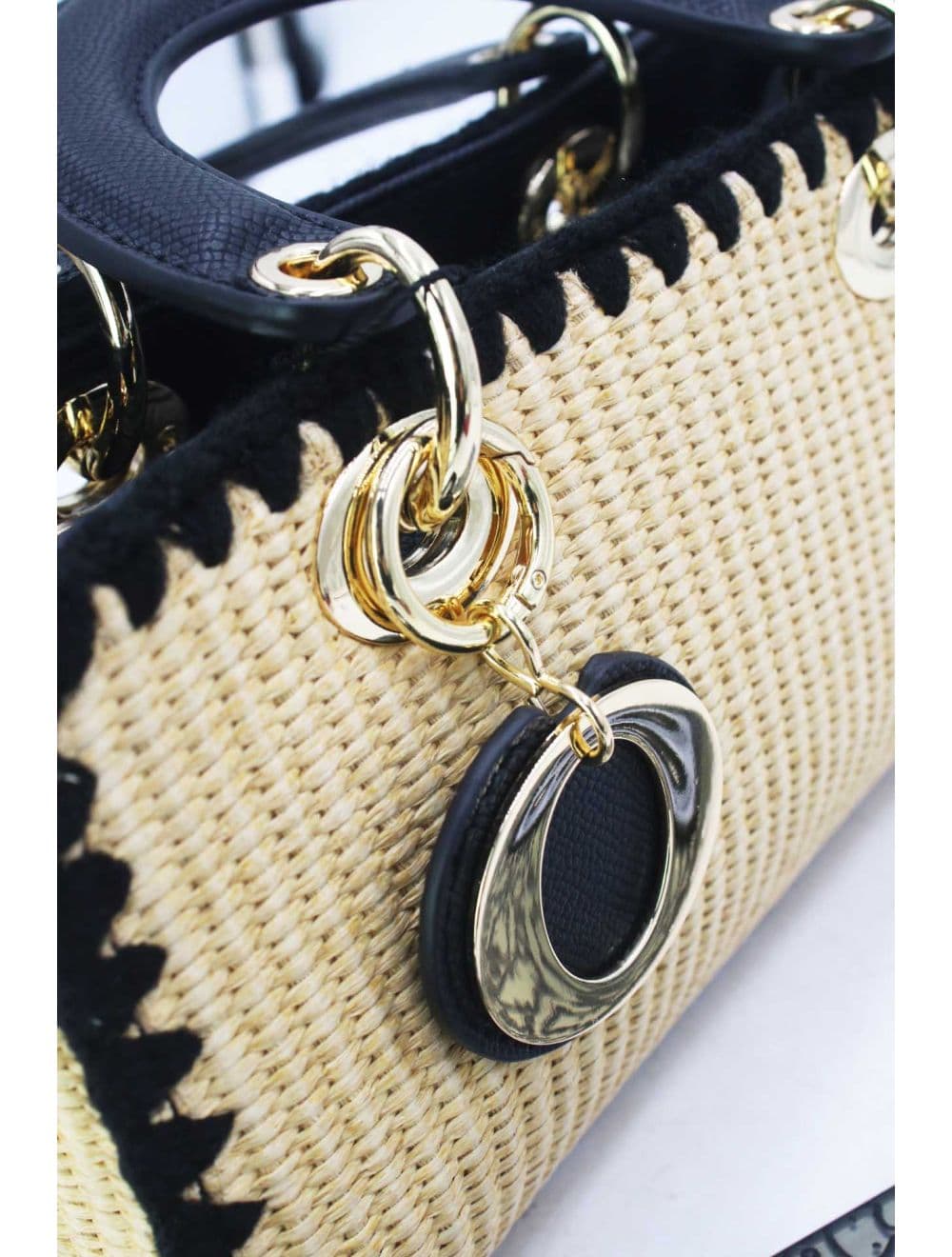 Petit Sac à Main Effet En Paille Avec Pendentif 25P-6280-Noir — vue 5