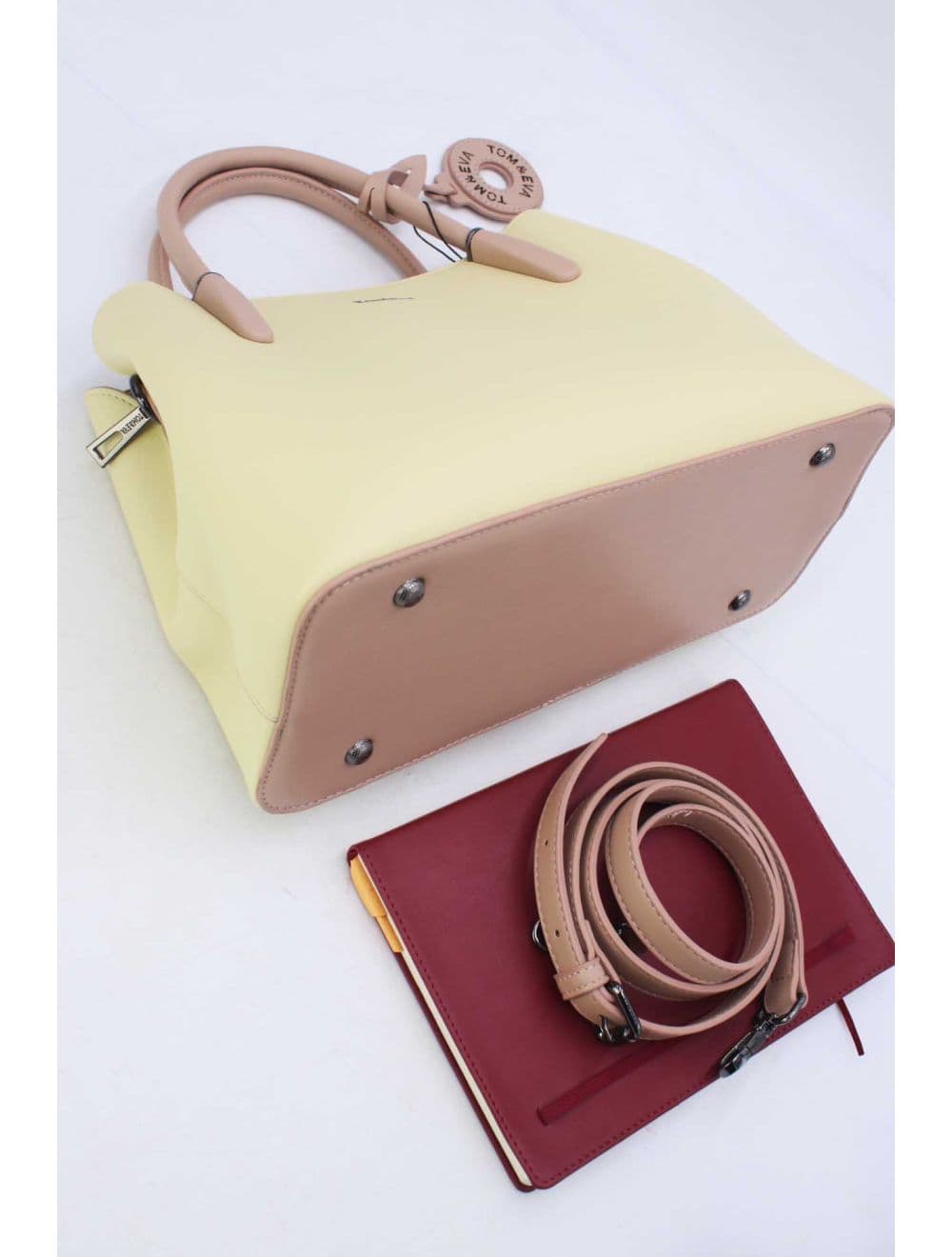 Sac à Main Effet Cuir Lisse Avec Pendentif 25B-6219-Jaune — vue 4