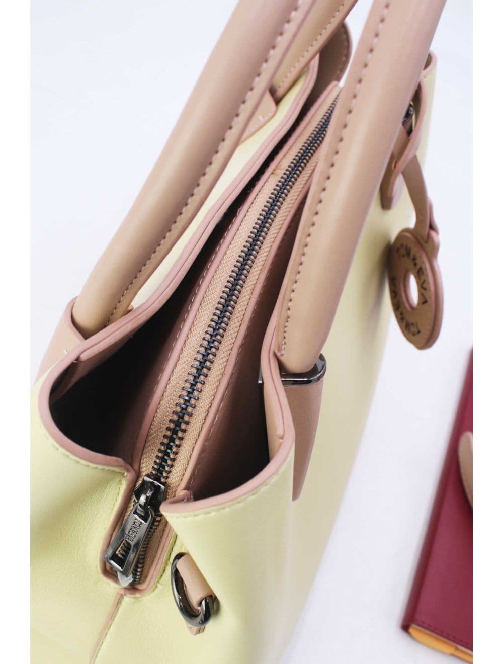 Sac à Main Effet Cuir Lisse Avec Pendentif 25B-6219-Jaune — vue 5