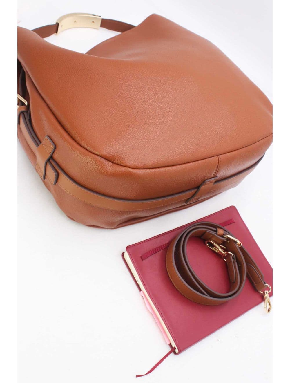 Sac Hobo Souple Polyvalent avec Détail Métallique Doré 25B-6355-Marron — vue 4