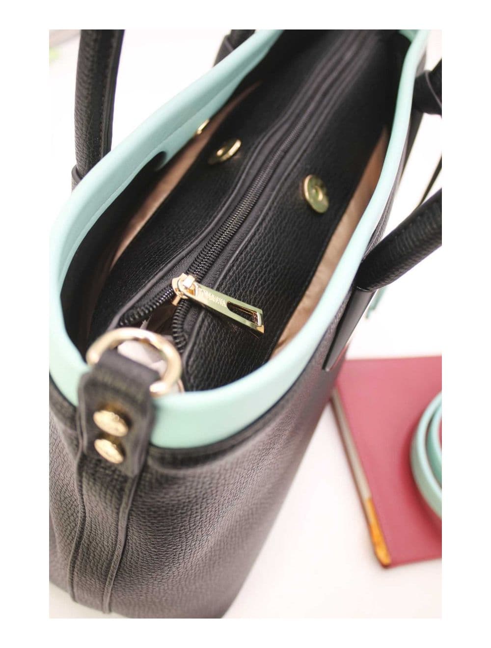 Sac Cabas Bicolore Avec Pendentif 23B-5827-Black/SkyBlue