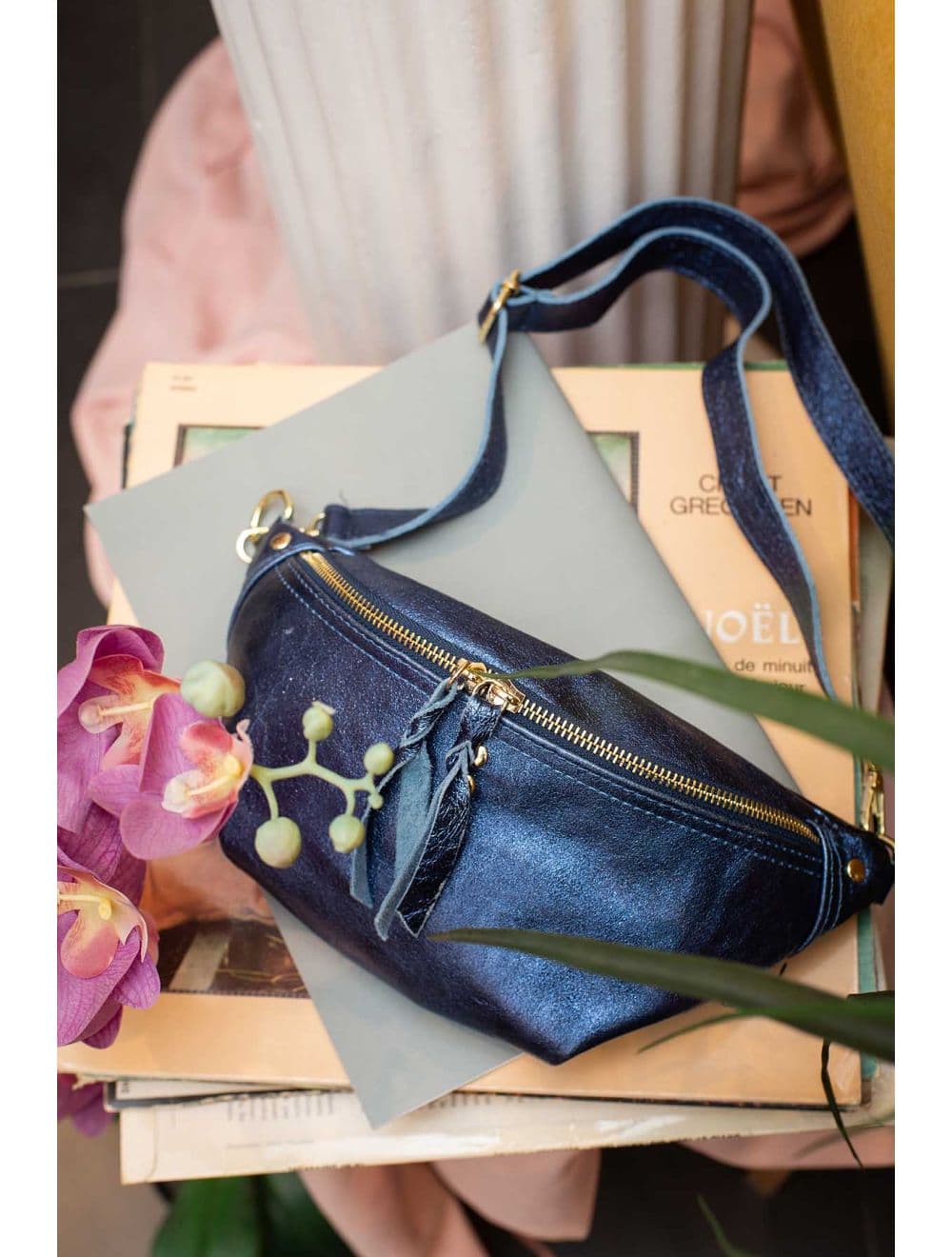Sac Banane en Croûte de Cuir Vachette Métallisé NELLY METAL-4061-Bleu Metal — vue 2