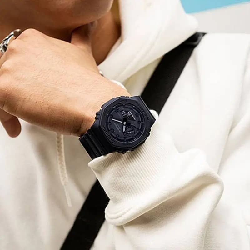 Montre G-Shock GA-2100-1A1ER — vue 4
