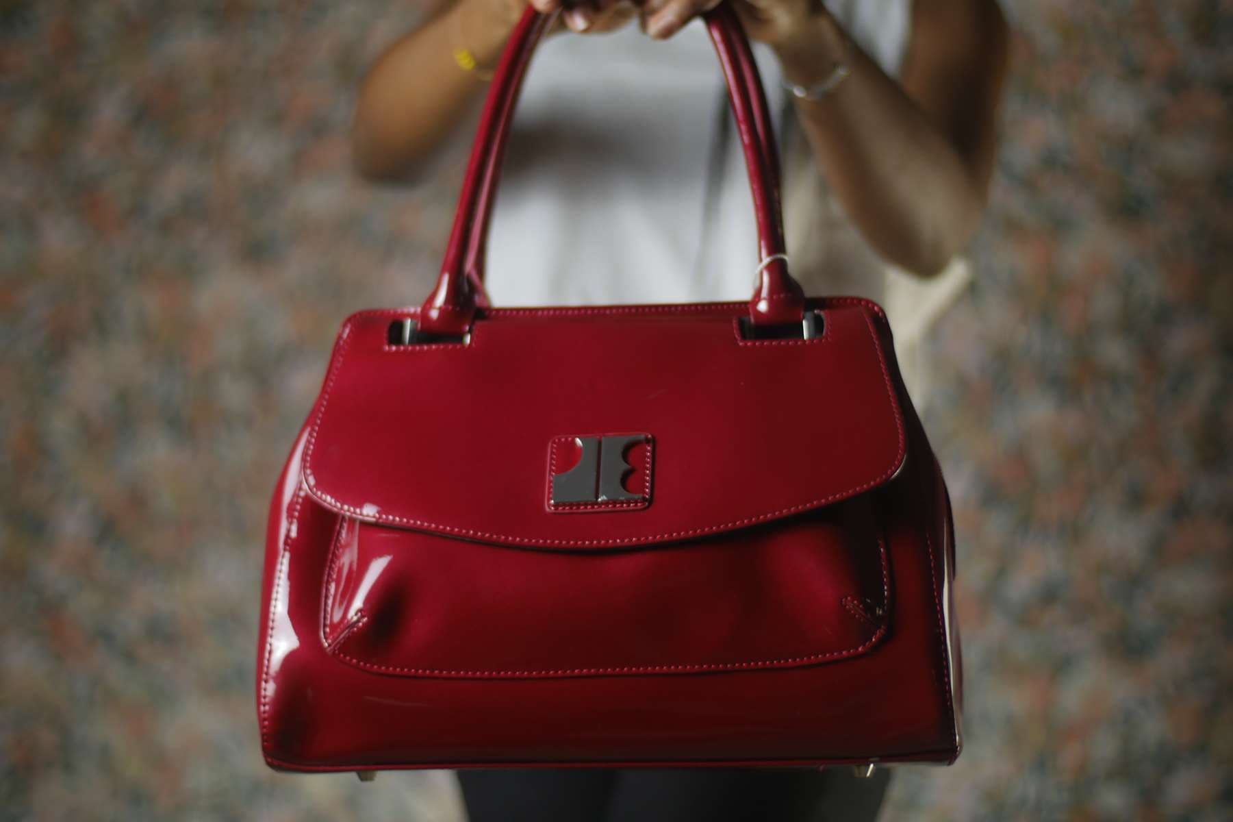 JE 563 ROUGE