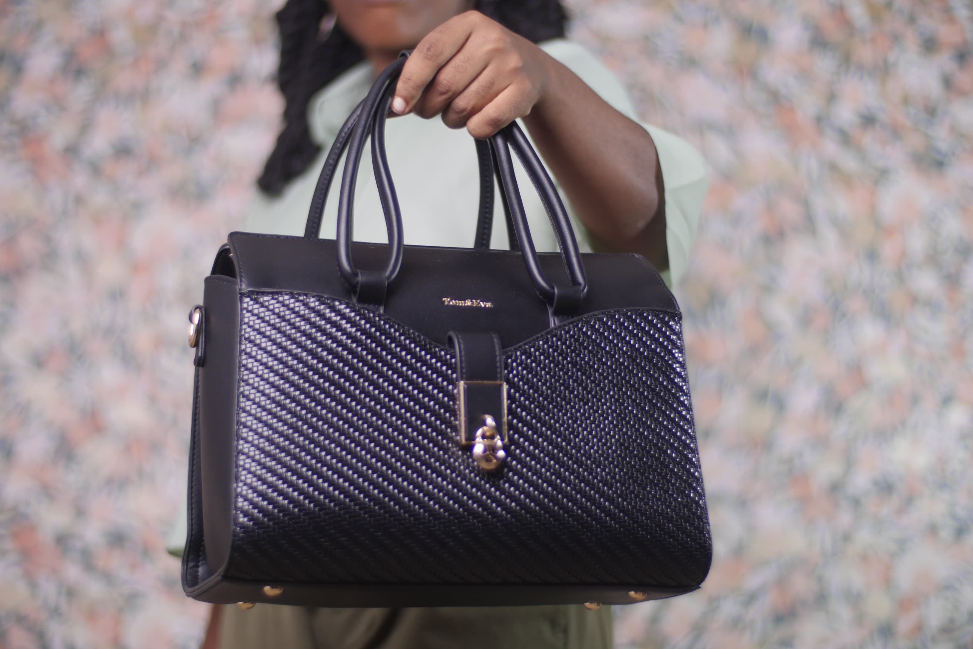 24B-6107 BLACK