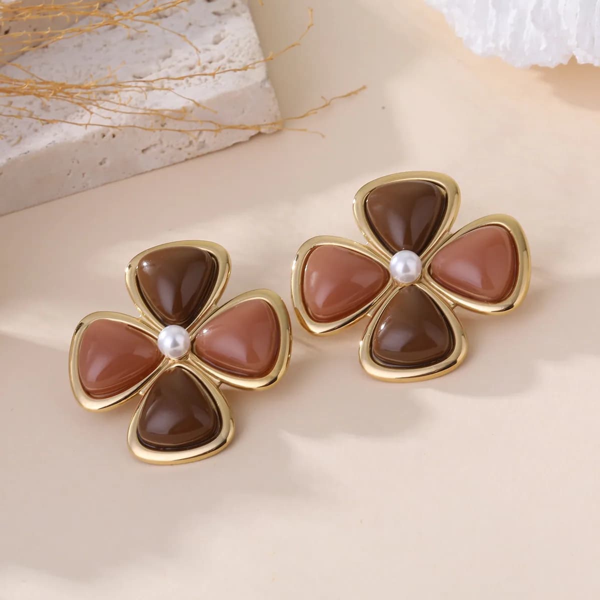 Boucle d'oreille Coline Taupe