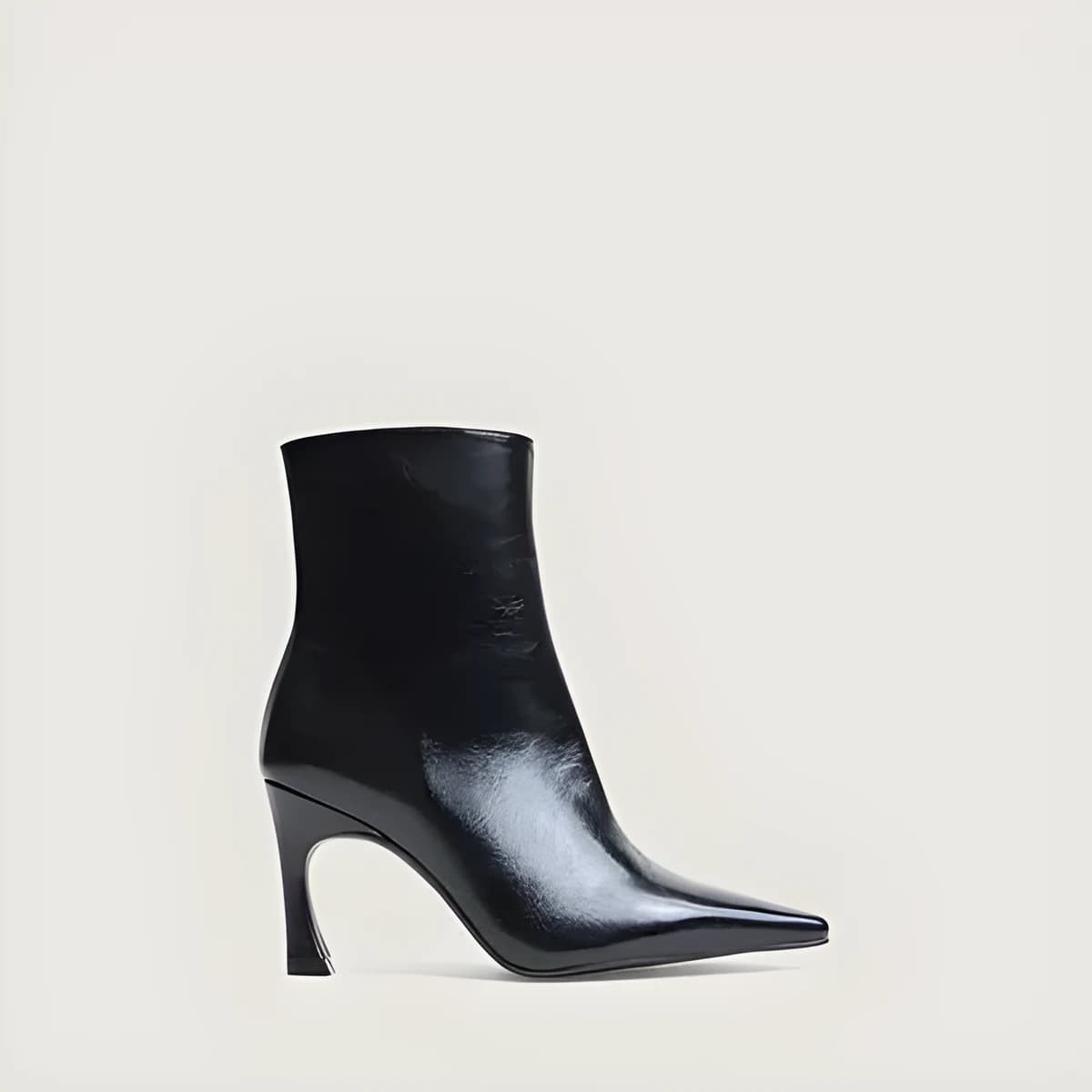Bottines à talons et bouts pointus en cuir vieilli noir
