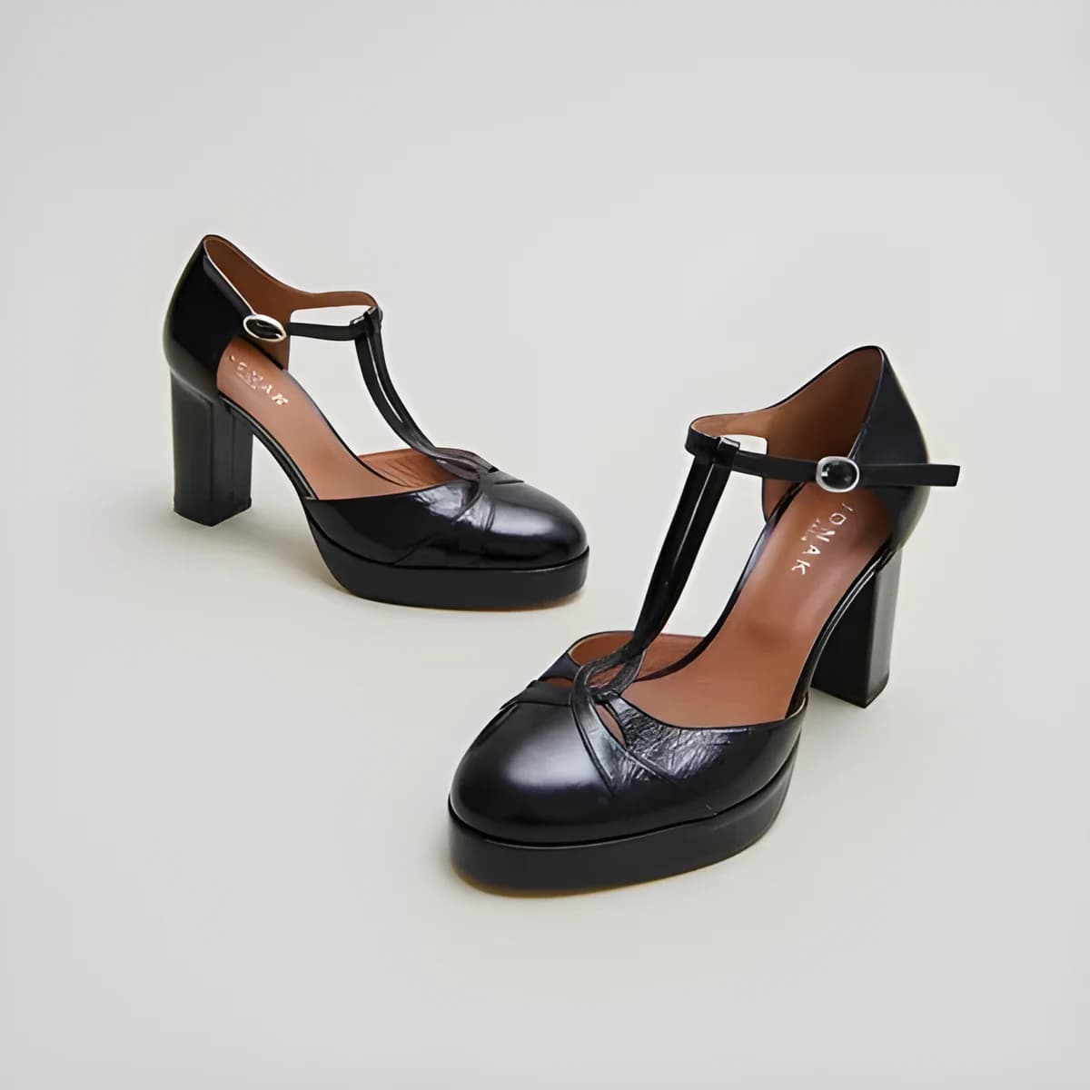 Salomés en cuir brillant noir