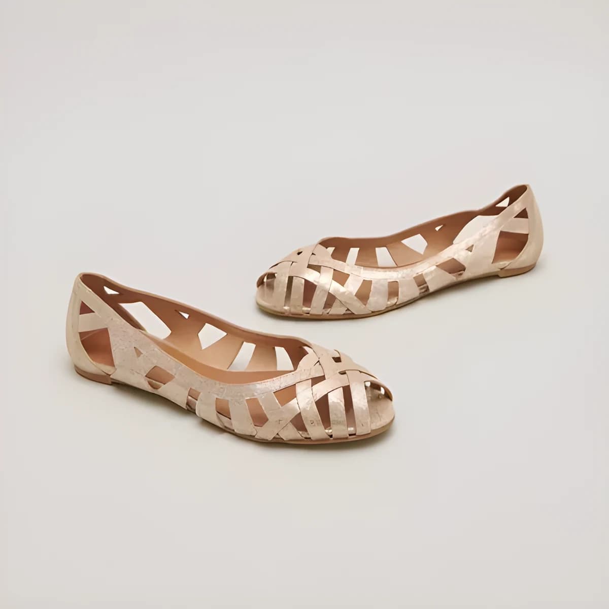 Ballerines ajourées en croûte laminée platine