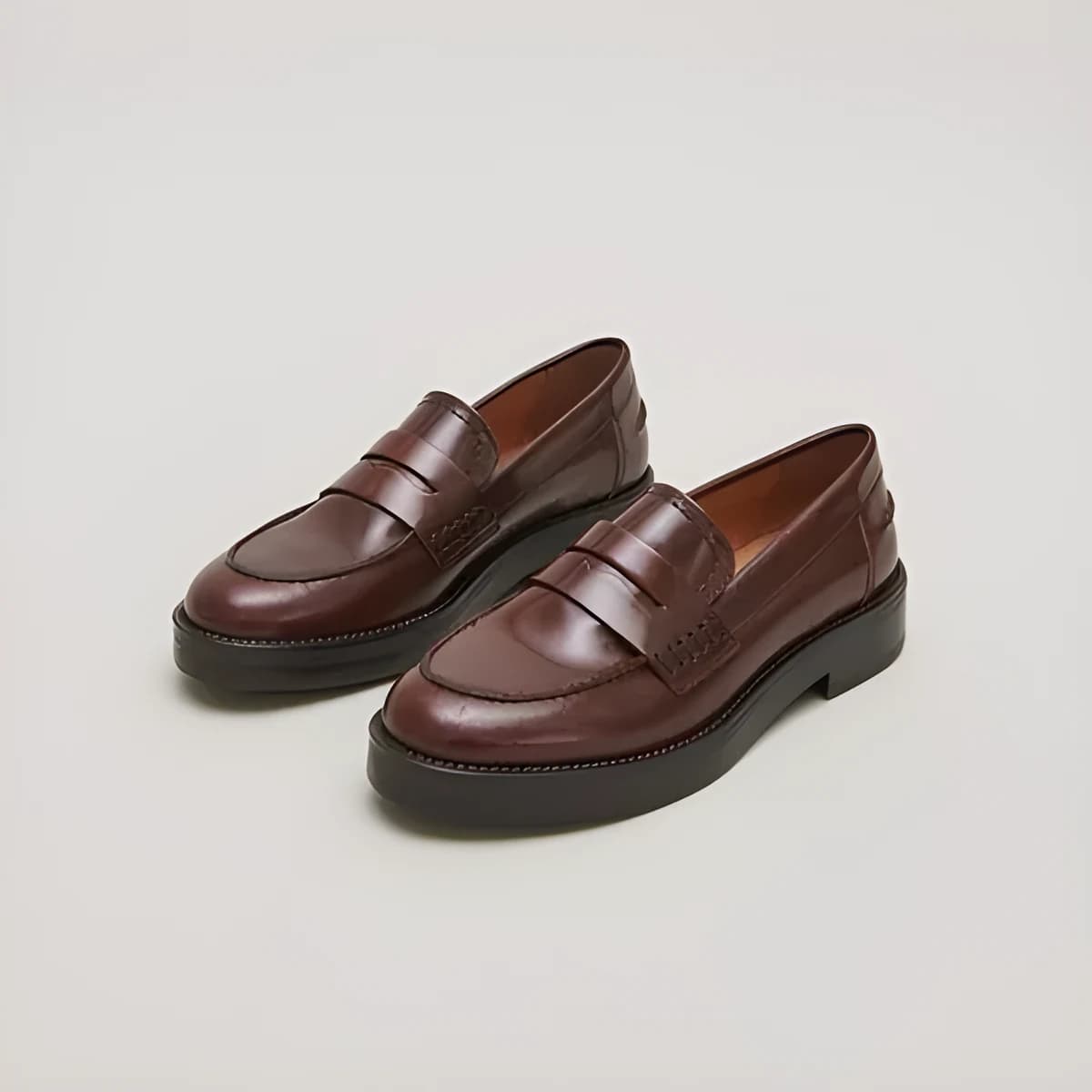Mocassins à bouts ronds en cuir patiné marron