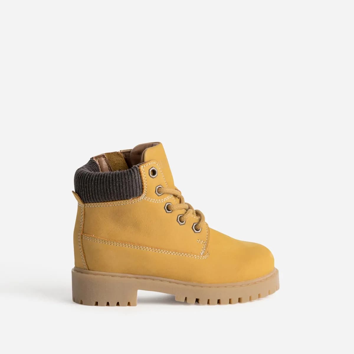 Boots à lacet BUGGY jaune cuir suédé