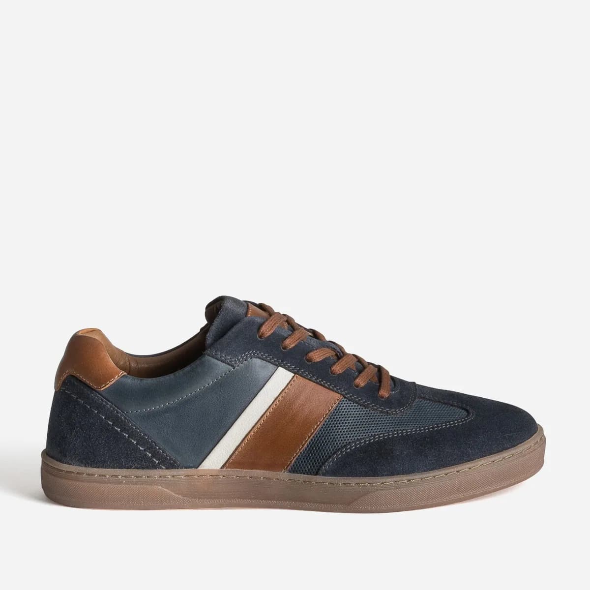 Tennis bleu marine et camel cuir