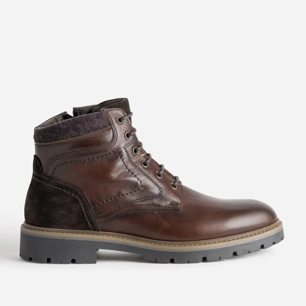 Boots à lacet marron cuir semelle crantée