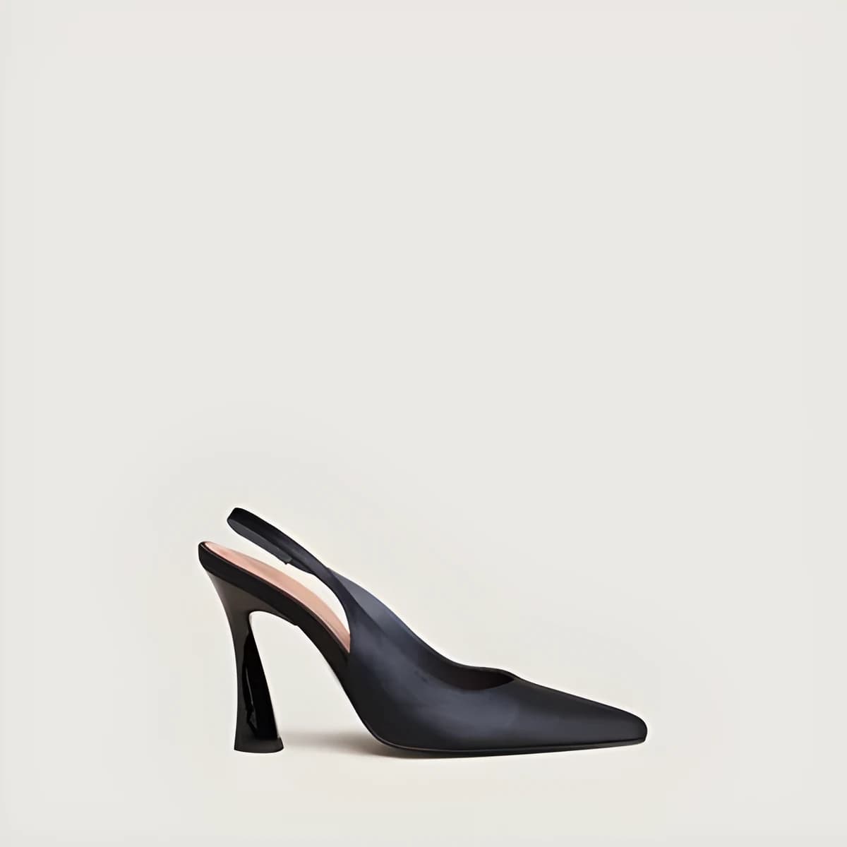 Escarpins slingbacks à bouts pointus en satin noir