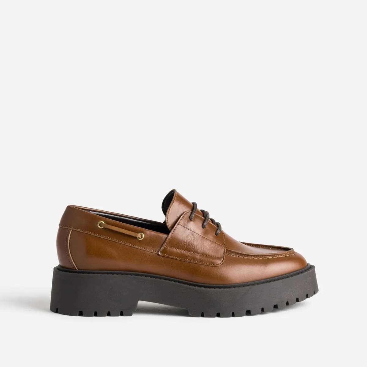 Chaussure-bateau cognac cuir semelle plateforme crantée