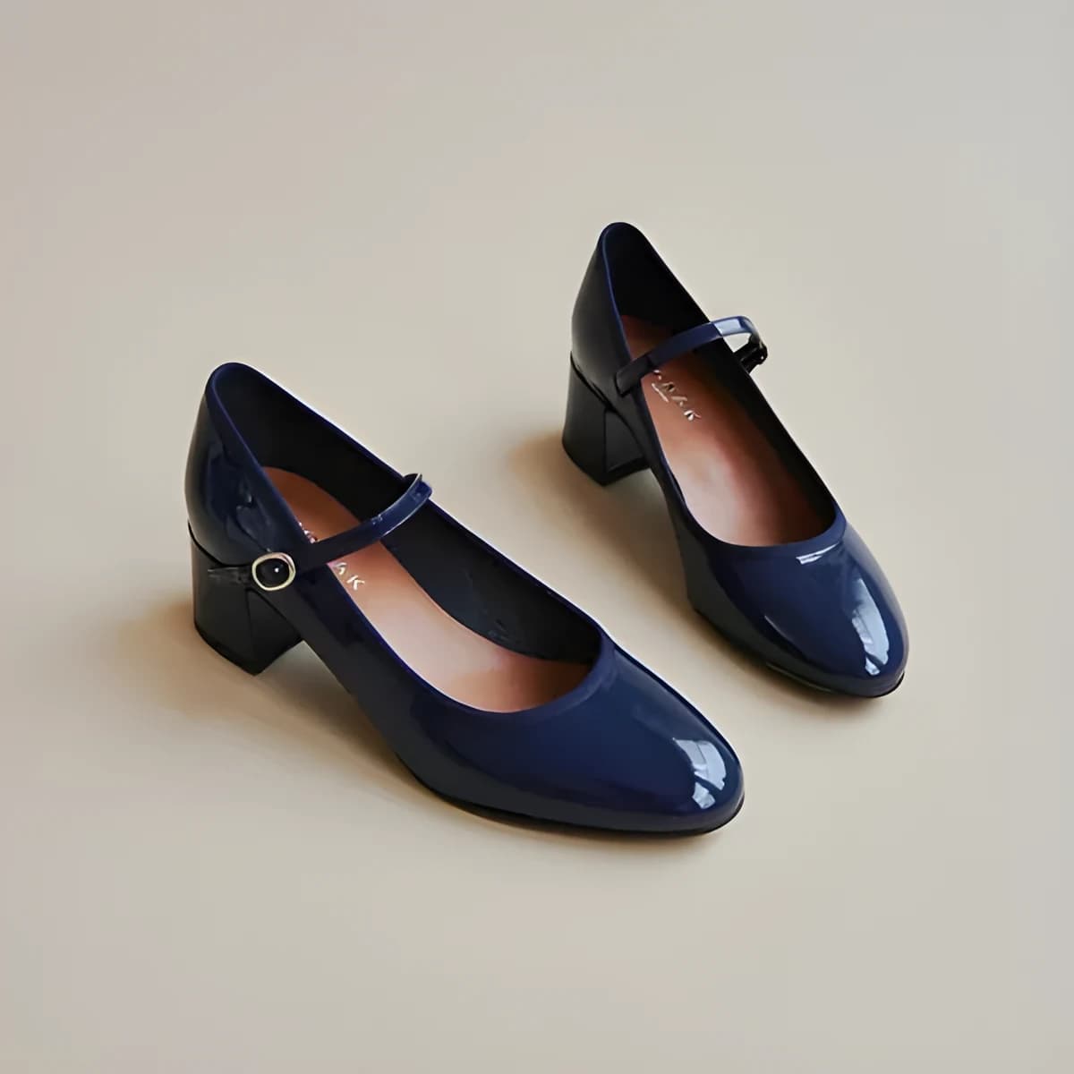 Babies à talons en cuir verni bleu