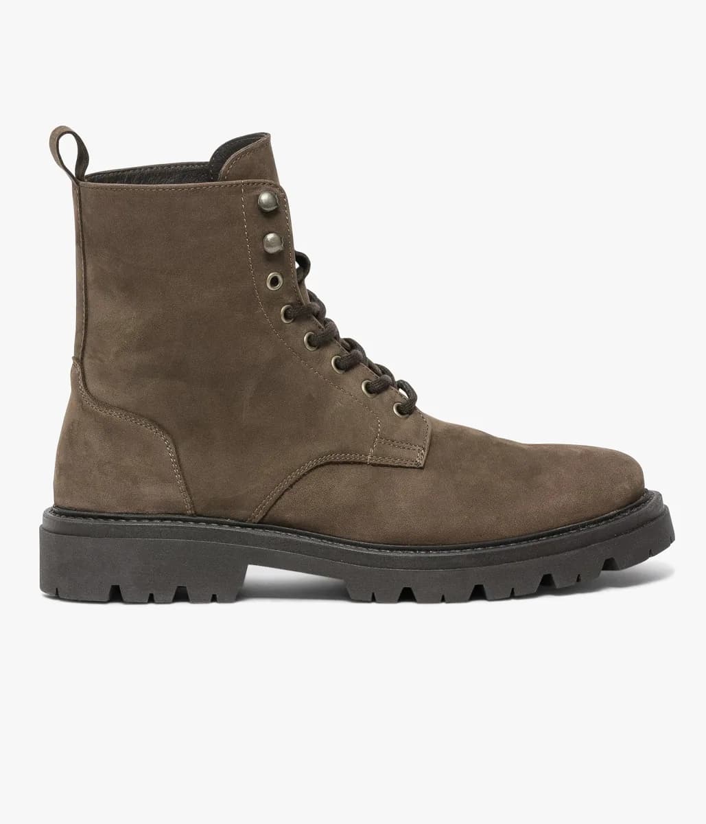 Boots Benny cafe