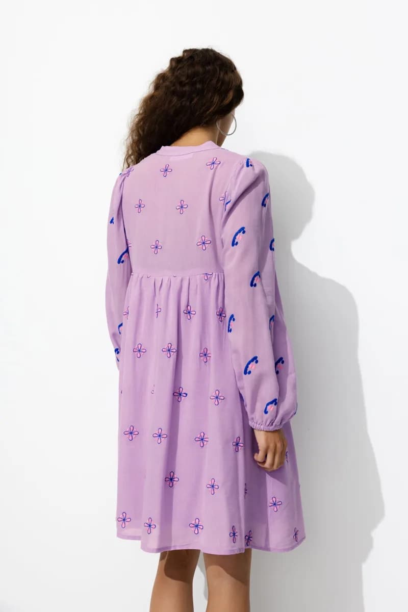 Robe courte brodée Femme