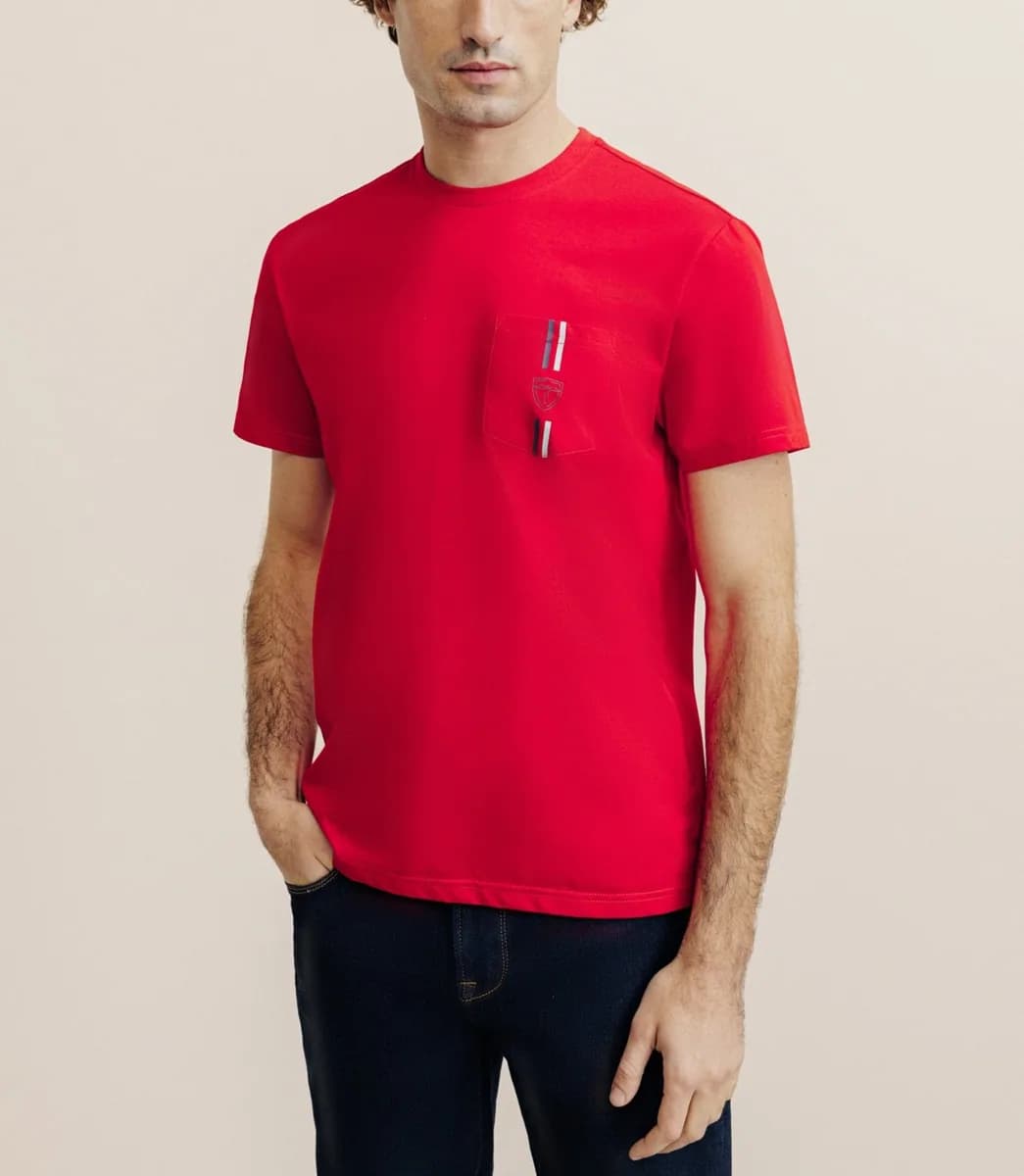 T-shirt à poche rouge