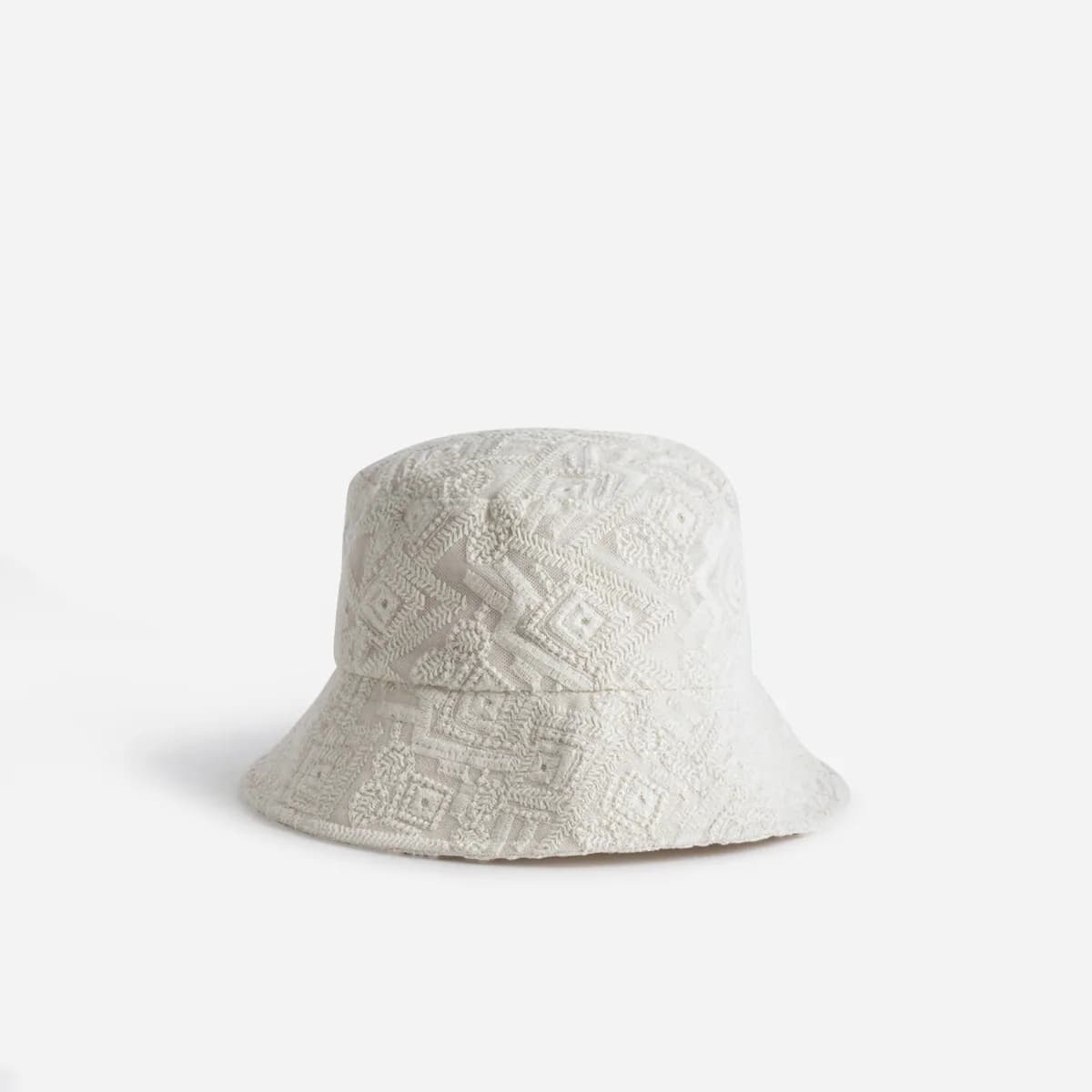 Bob blanc broderies