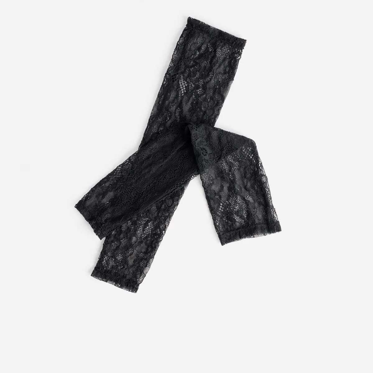 Manchettes noires dentelle