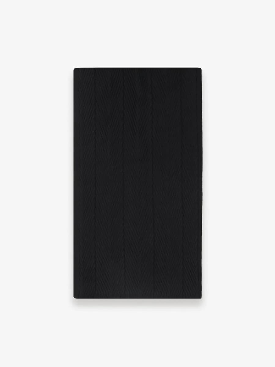 Écharpe en maille torsadée noire