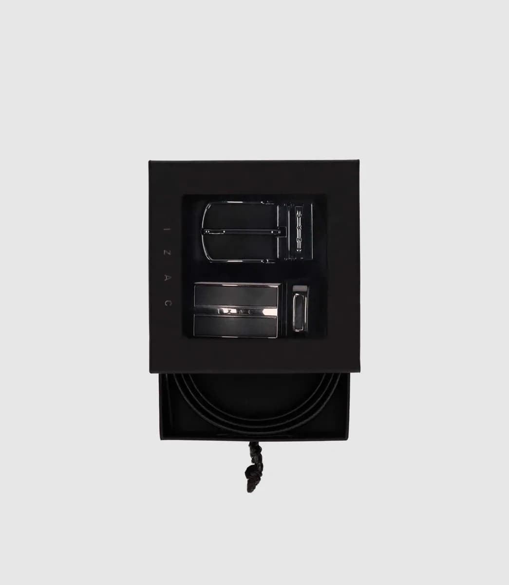 Coffret ceinture réversible en cuir noir et noir matt